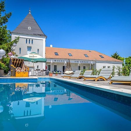 Herczeg Udvarház Poroszló Exterior foto