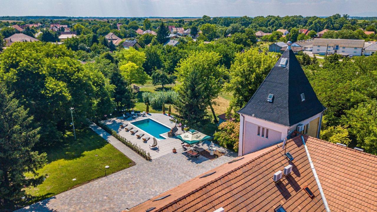 Herczeg Udvarház Poroszló Exterior foto